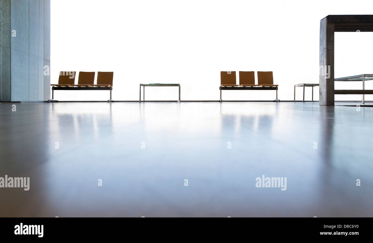 Stühle in leere lobby Stockfoto