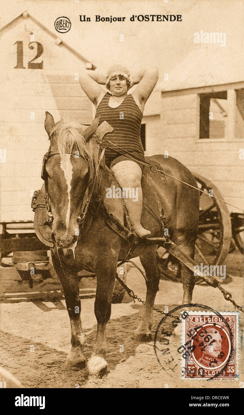 Pferd zieht Ostend Strandhütten Stockfoto