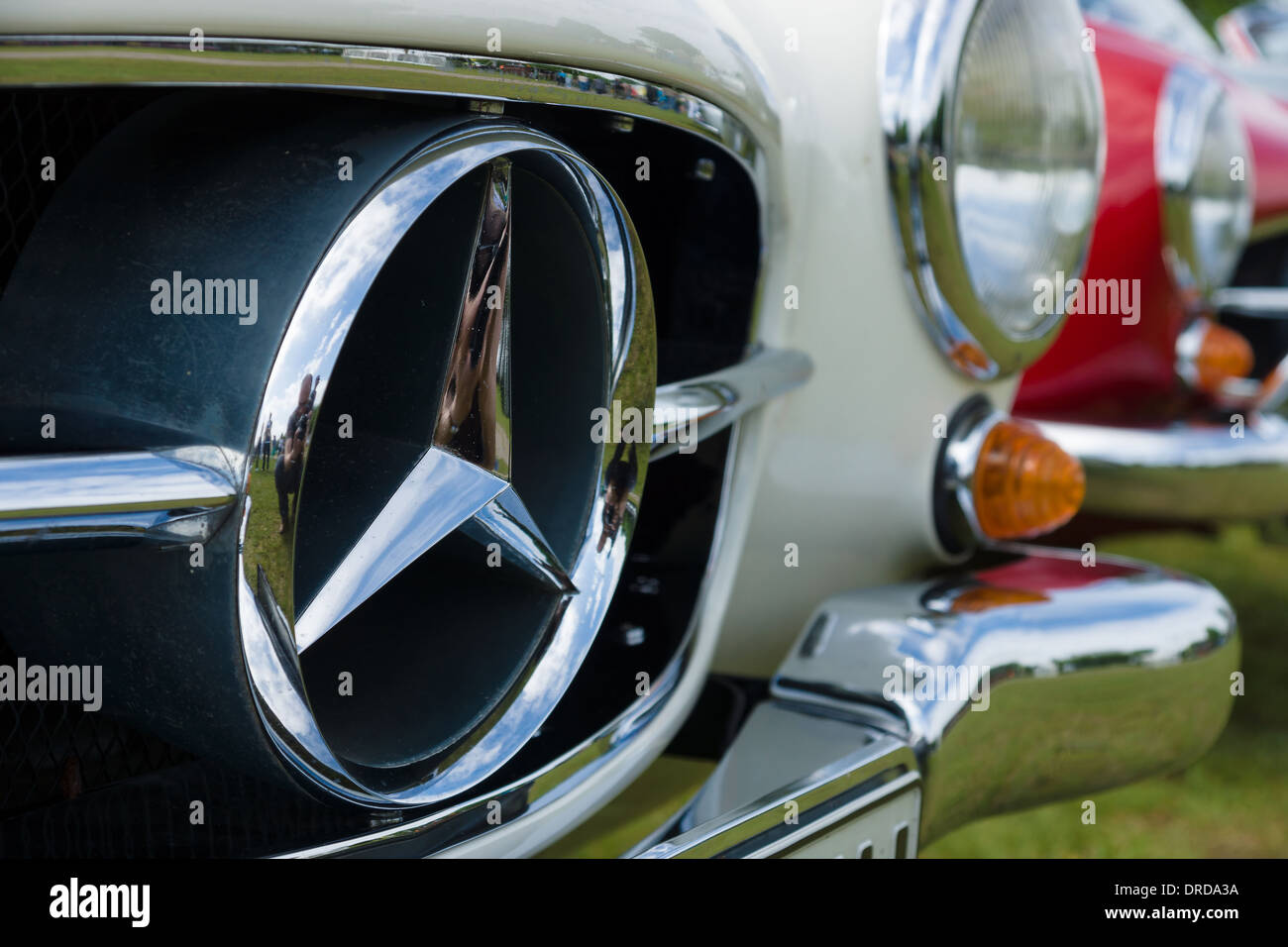 Detail von der Vorderseite des close-up, zweitürigen Roadster Mercedes-Benz 190SL Stockfoto