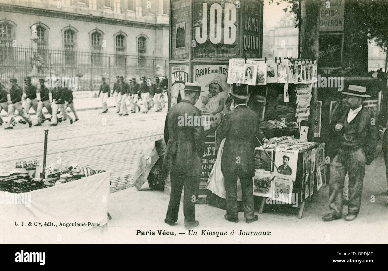 Zeitungskiosk in Paris Stockfoto