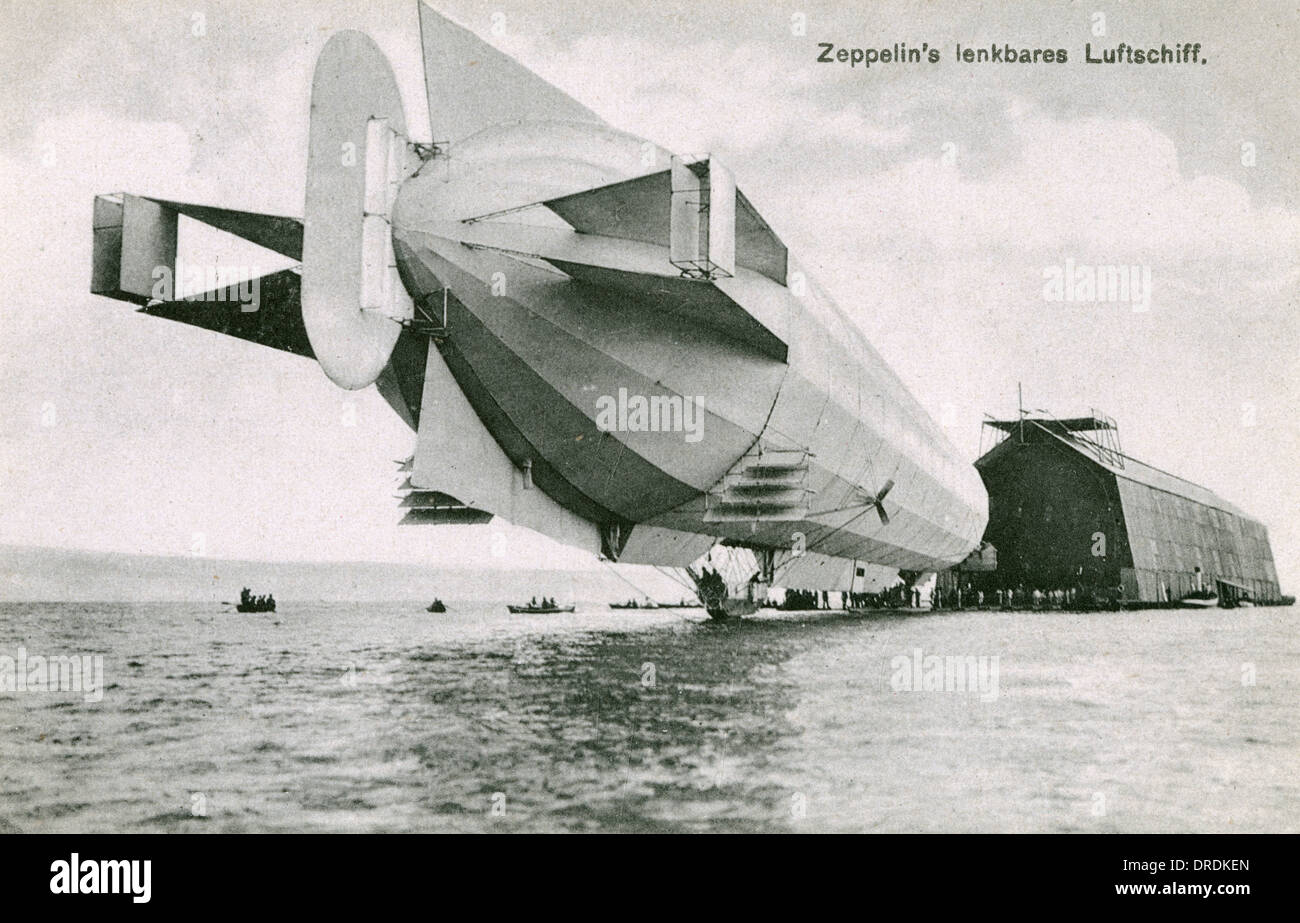 Deutschen Zeppelin Luftschiff LZ IV und schwimmenden hangar Stockfoto