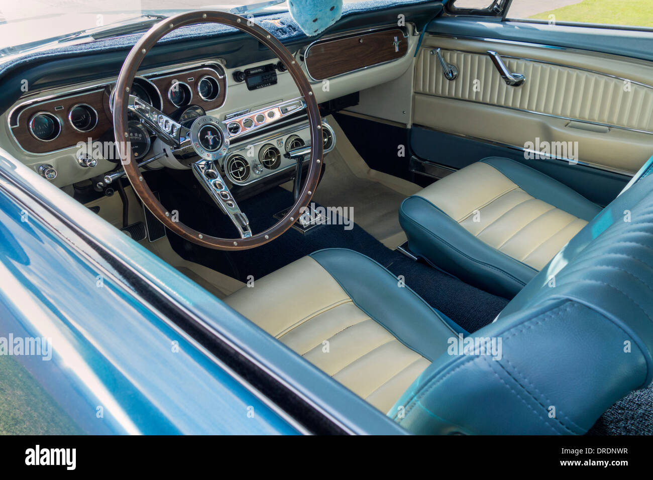 Innenraum Eines 1965 Ford Mustang Gt Fastback Stockfoto
