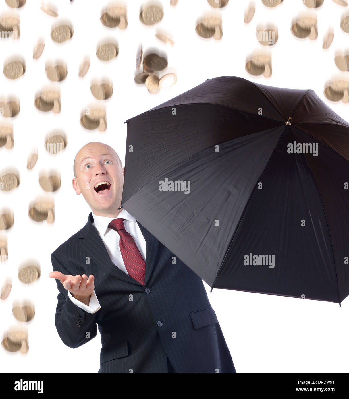Mann im Anzug mit Regenschirm Konzept des Erhaltens besser regnet Geld Stockfoto