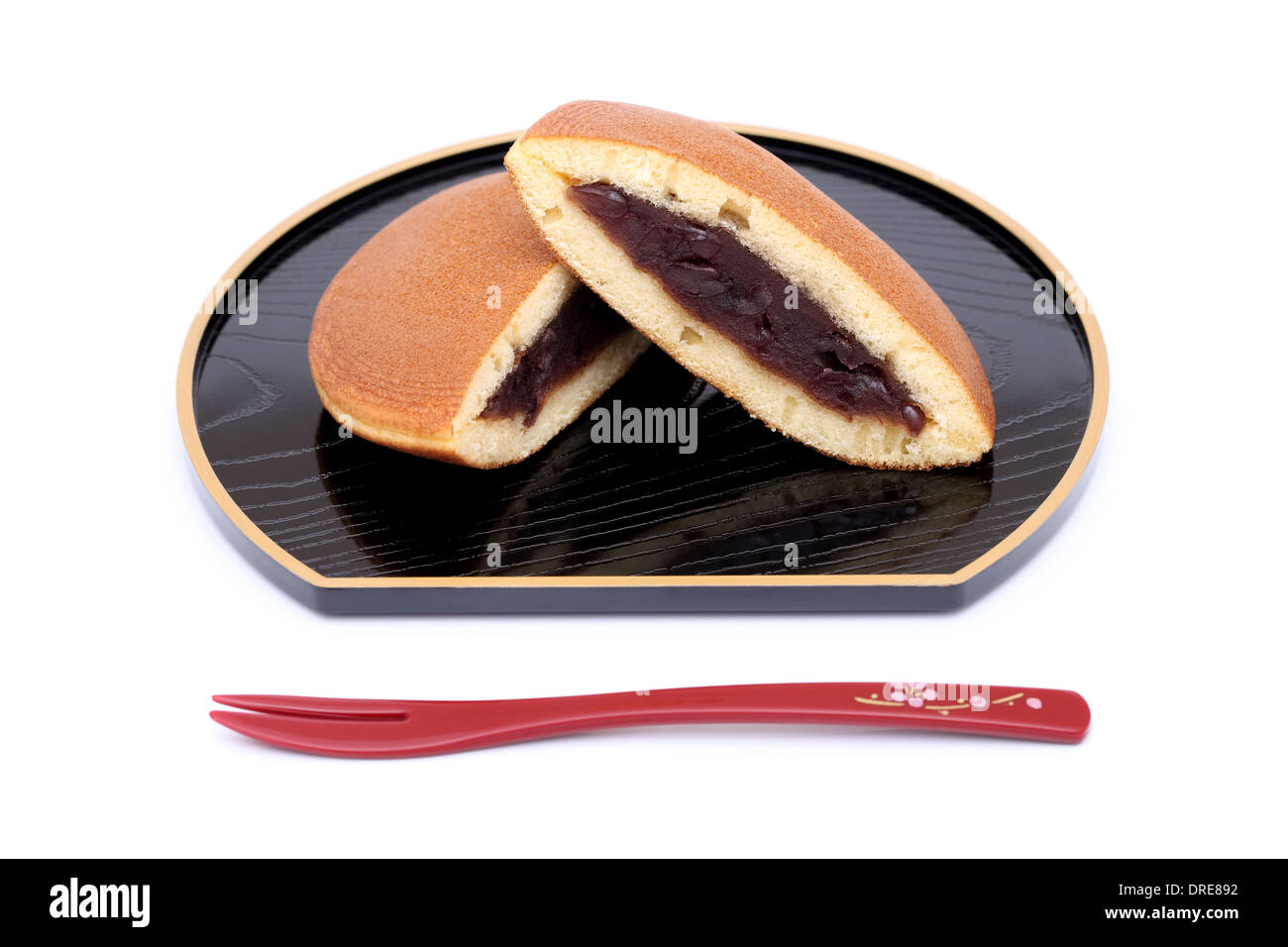 Dorayaki, japanischen Süßwaren auf Tablett aus Holz Stockfoto