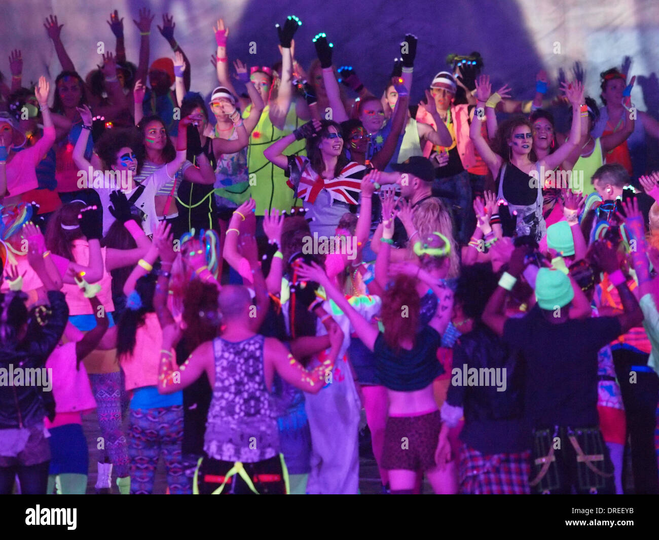 Tänzer - die Geschichte der Musik der Eröffnungsfeier der London 2012 Olympische Spiele an der Olympia Stadion London, England - 27.07.12 Stockfoto