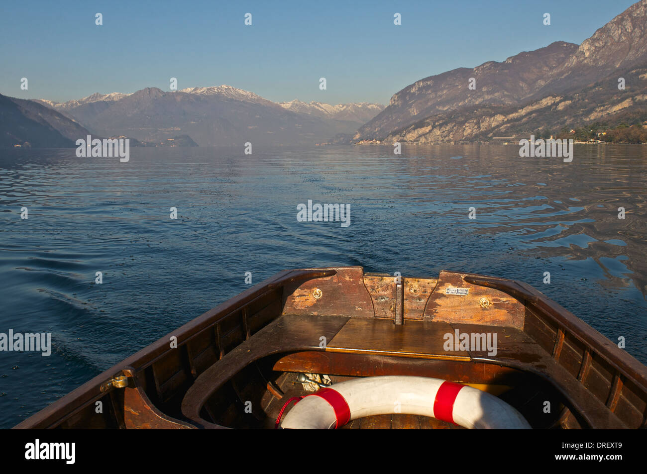 Boot, Comer See, Berge Stockfoto