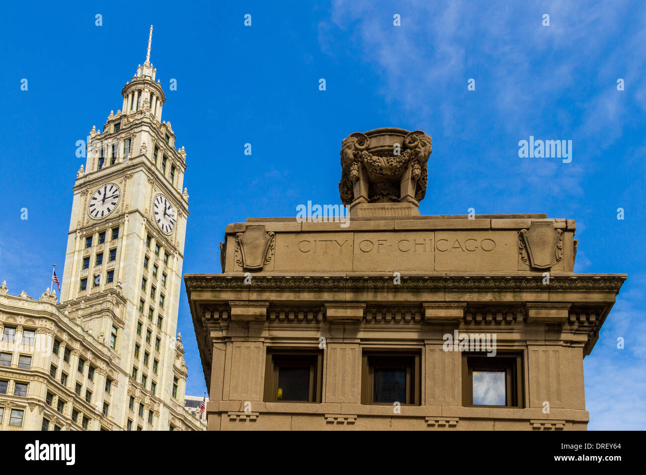 Wrigley Building und City of Chicago Sockel Stockfoto