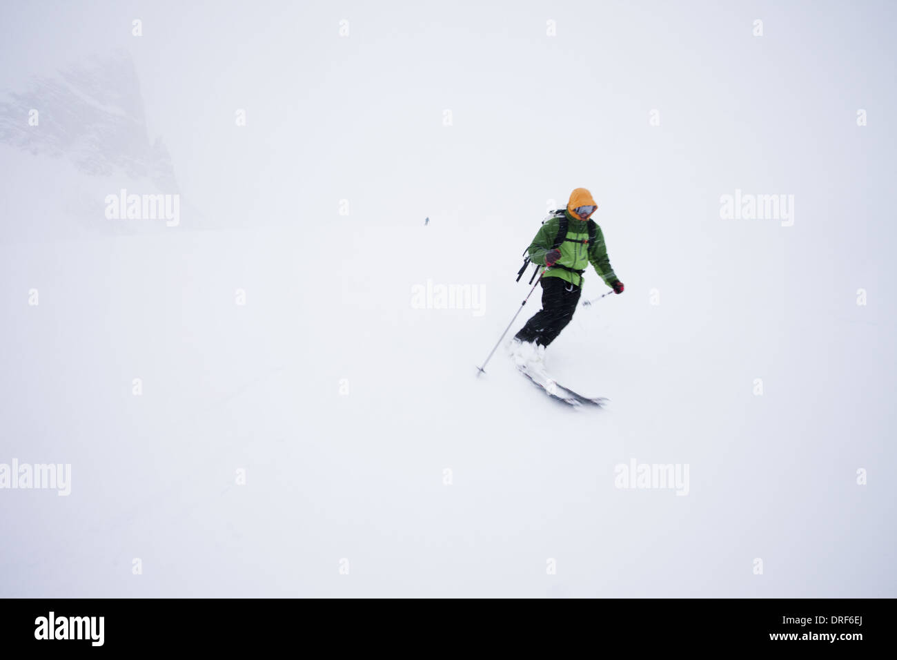 Alberta, Kanada. Skifahrer im Pulverschnee Wapta Traverse Kanada Stockfoto