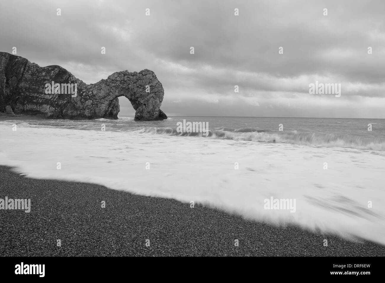 Die natürlichen Kalkstein Bogen von Durdle Door an der Jurassic Coast in der Nähe von Lulworth in Dorset, England. Stockfoto