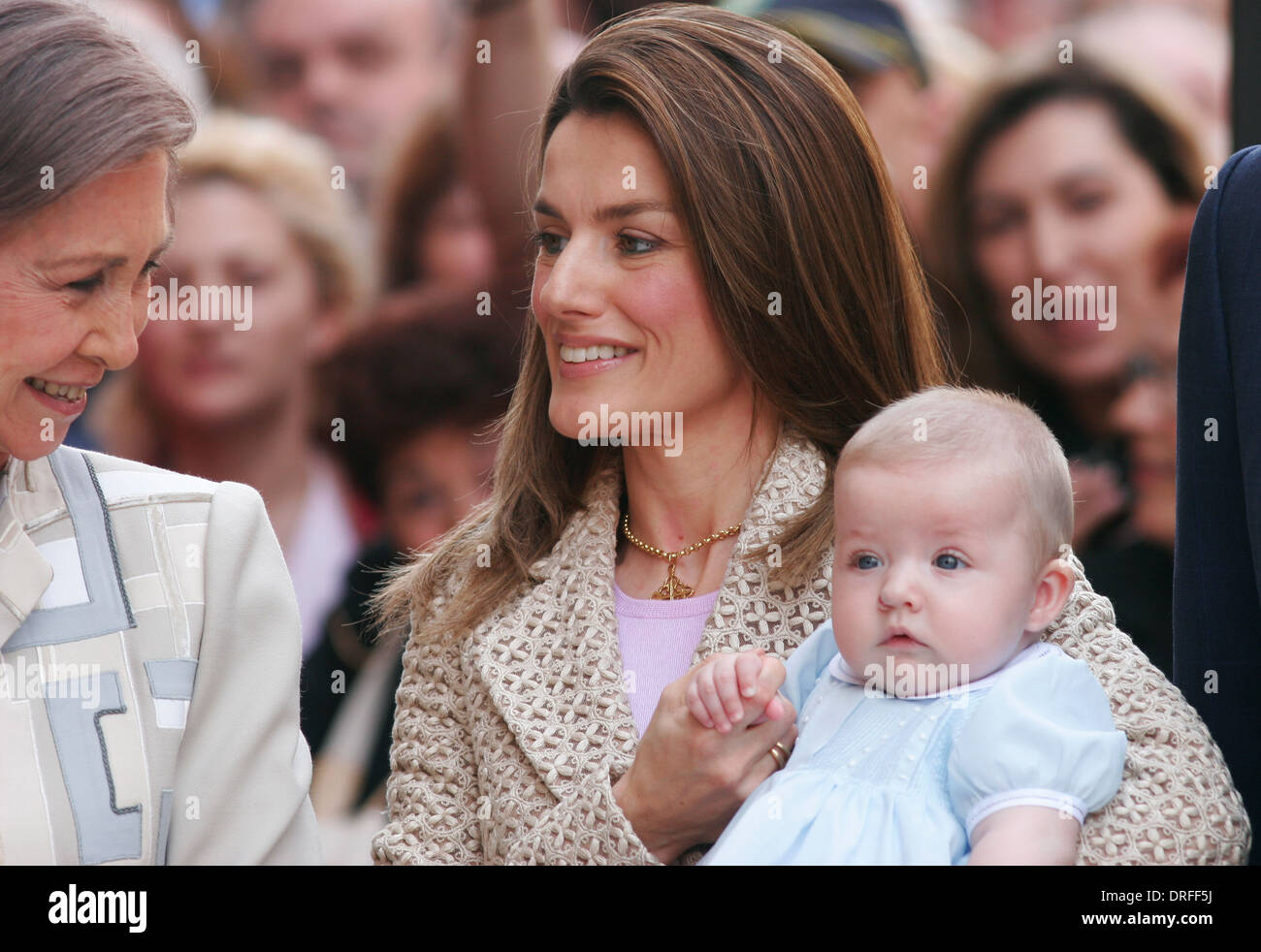 Spaniens königliche Königin Sofia und Prinzessin Letizia gesehen mit ihrer Enkelin in einem Ereignis auf der Insel Mallorca, Spanien Stockfoto