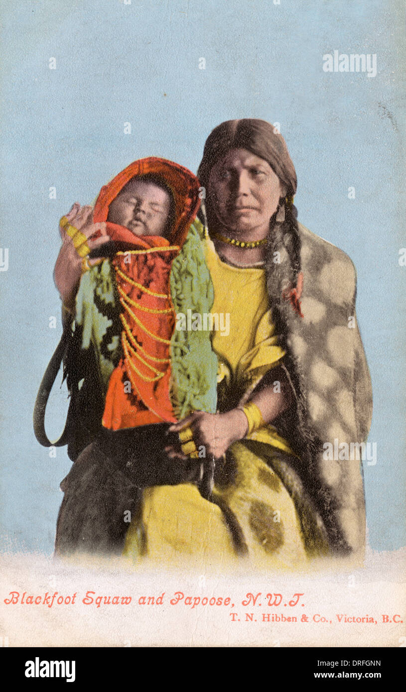 Blackfoot Squaw und Baby in Papoose Stockfoto