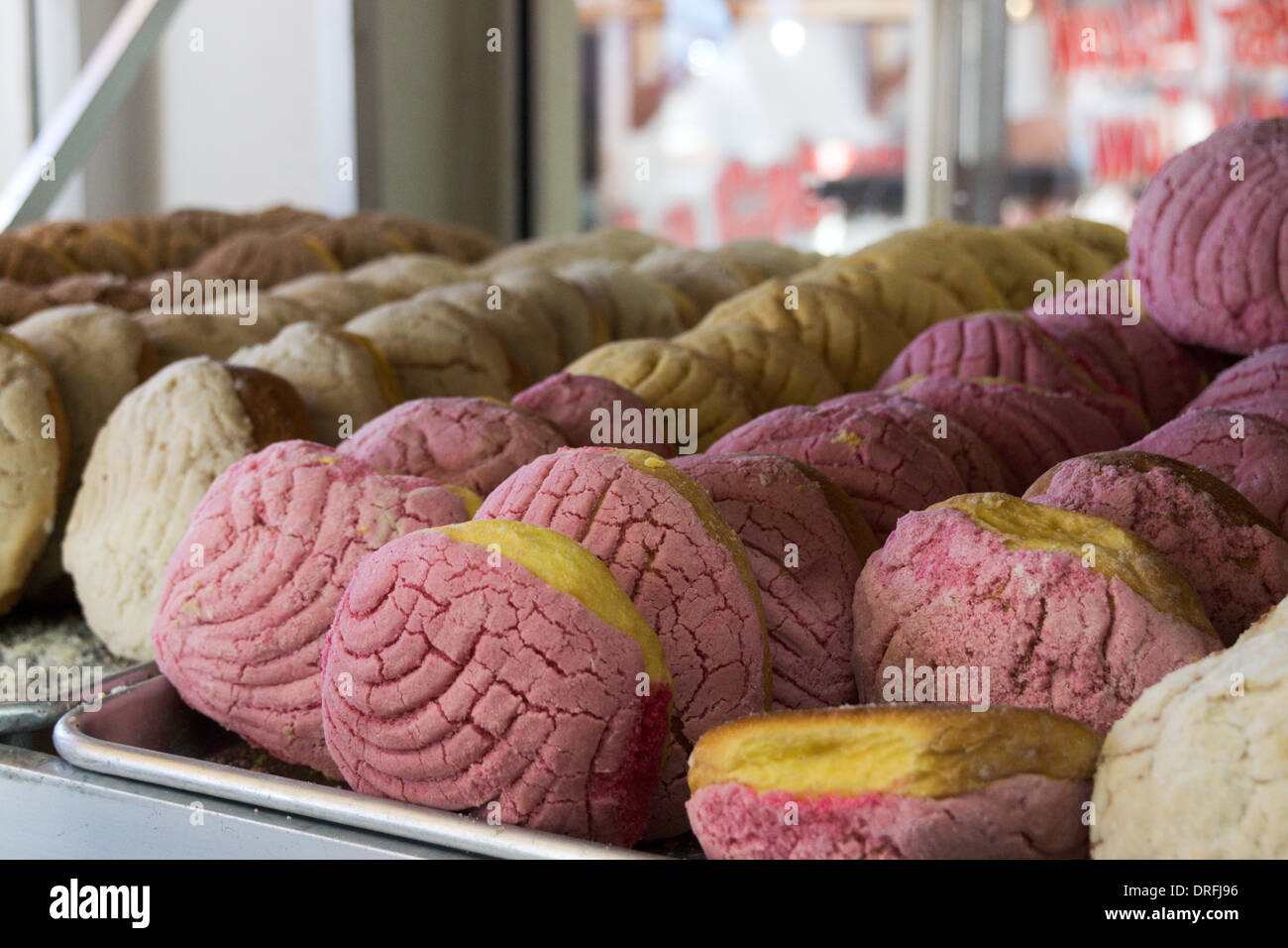 Gebäck auf dem Display in einer Bäckerei in Nuevo Progreso, Tamaulipas, Mexiko Stockfoto
