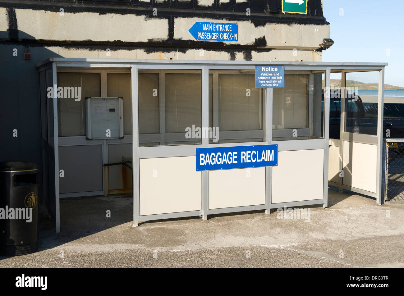 Die Gepäckausgabe Hütte am Barra Airport, Traigh Mhor Strand, Isle of Barra, äußeren Hebriden, Schottland, UK Stockfoto