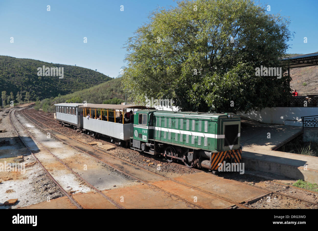 Die Lokomotive und Waggons der Grubenbahn im Rio Tinto Bergbau Park (Minas de Riotinto), Huelva, Andalusien, Spanien. Stockfoto