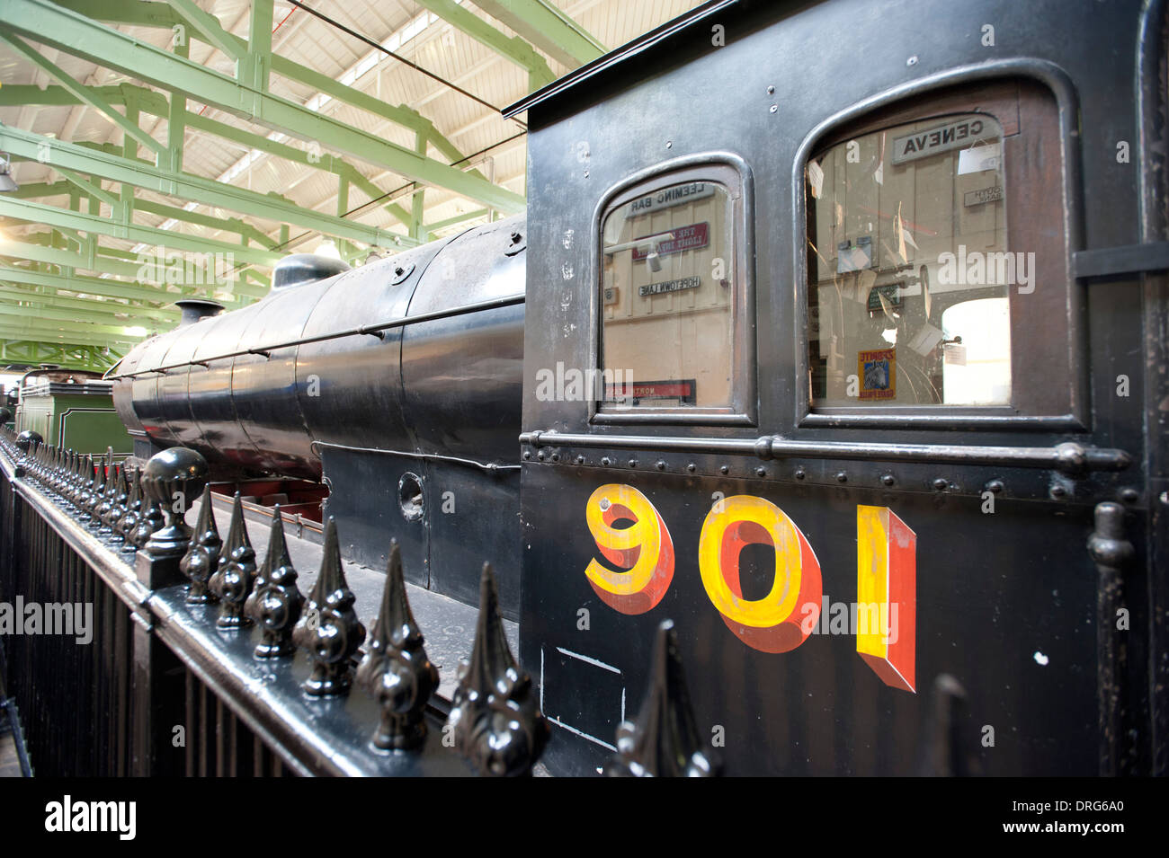 Fahrerhaus und bemalten Anzahl der North Eastern Railway (NER) Klasse T3, LNER Class Q7 Nummer 901 im Darlington Railway museum Stockfoto