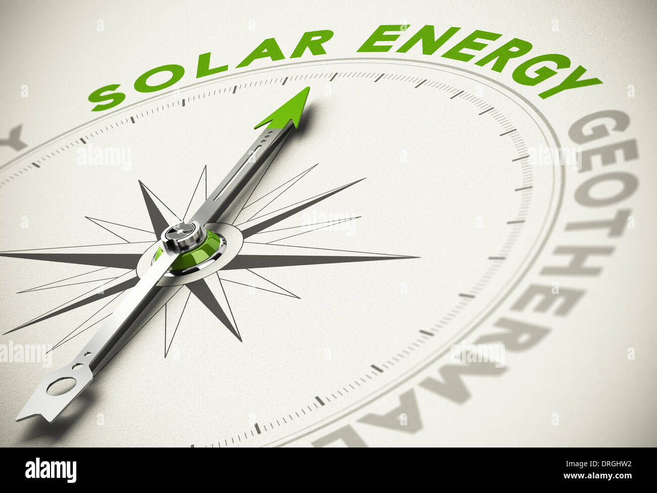 Kompass mit Nadel zeigt den Text Solarenergie - grüne und erneuerbare Energien Konzept Unschärfe-Effekt. Stockfoto