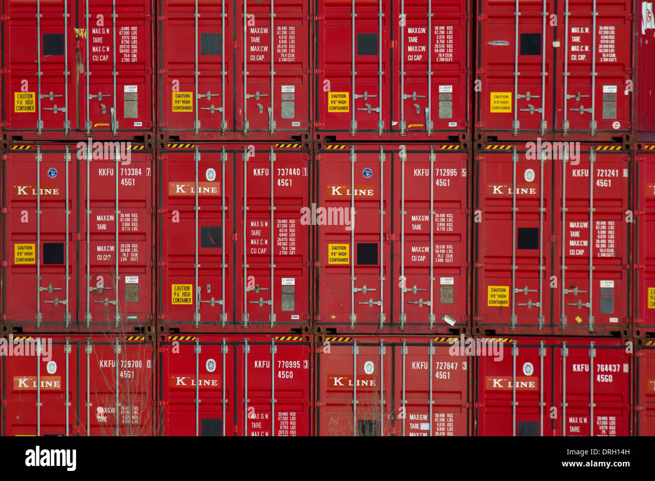 Container im Hafen von Oakland (Fracht). Stockfoto