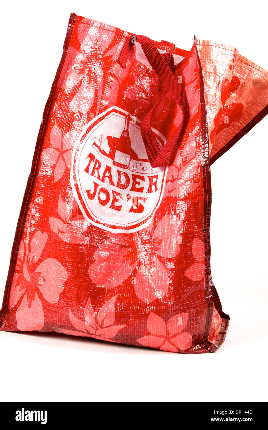 Wiederverwendbare Einkaufstaschen von amerikanischen Lebensmittelgeschäften vor einem weißen Hintergrund Stockfoto