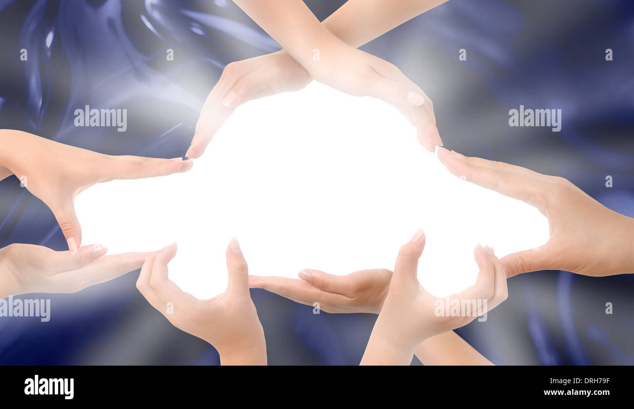 Konzeptionelle Auto Symbol gemacht durch Hände isoliert auf weißem Hintergrund Stockfoto