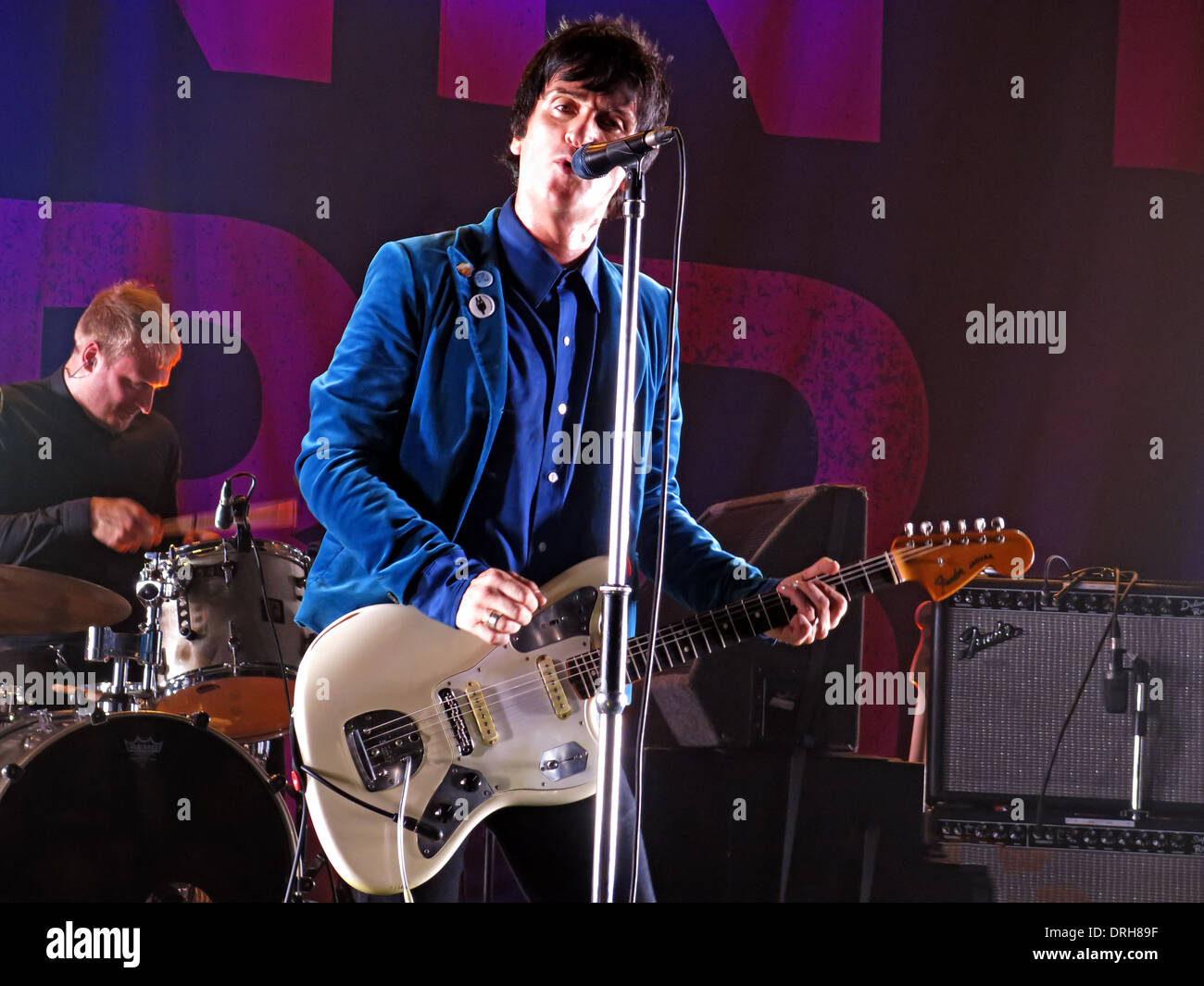 Johnny Marr von Smiths Manchester Academy live auf der Bühne spielen Fender Gitarre England UK 2013 10.12.2013 Stockfoto