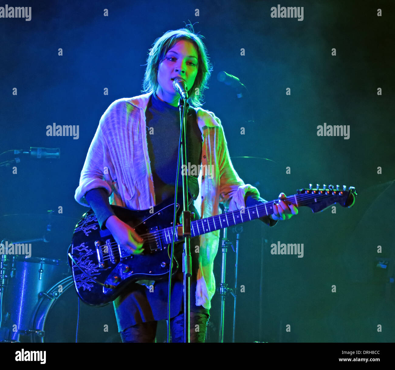 Meredith Sheldon aka Alamar Unterstützung von Johnny Marr in Manchester Academy 10.12.2013 Gig Stockfoto