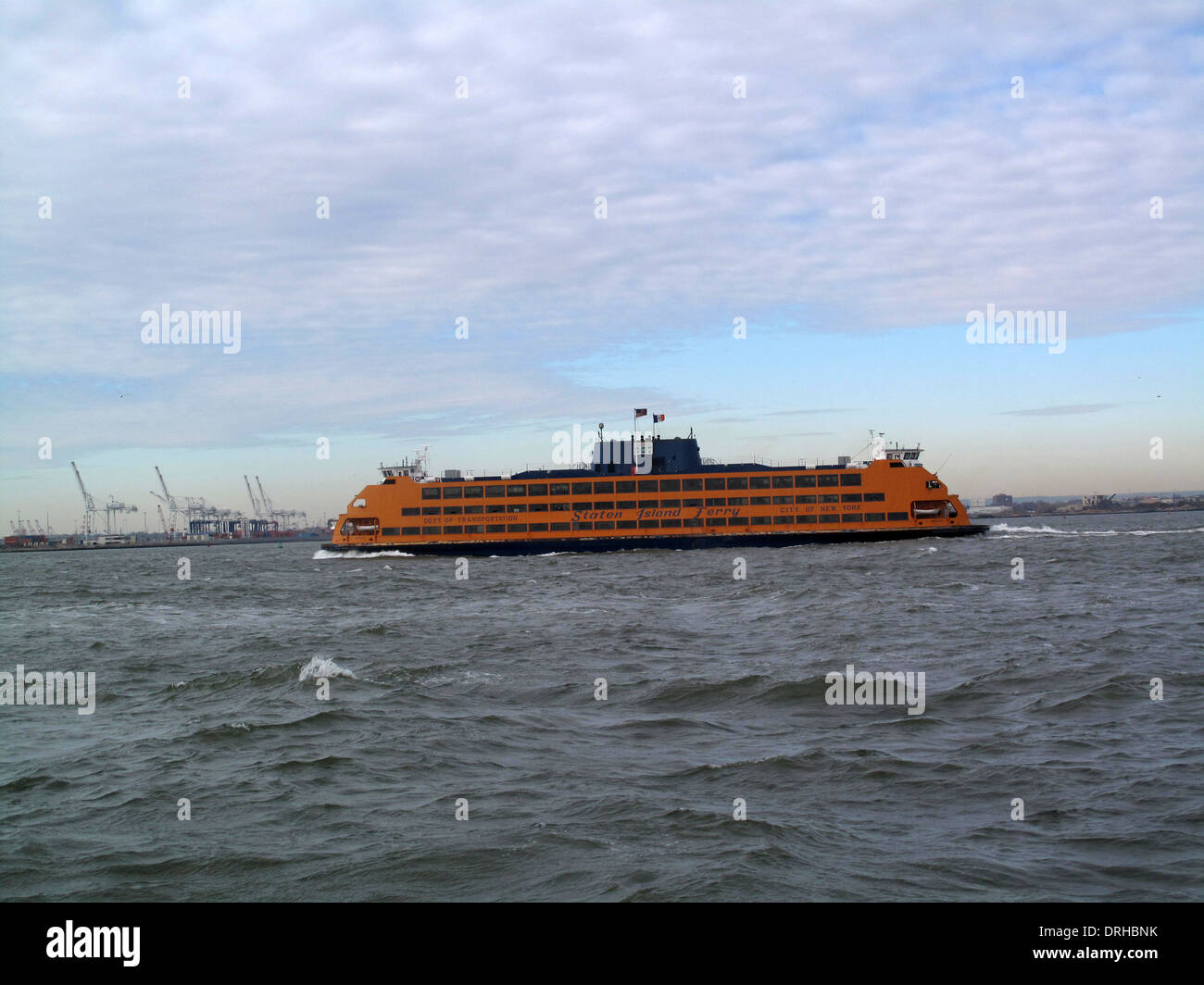 Staten Island Fähre im Hafen von New York - anzeigen von Staten Island Ferry, New York, NY, Vereinigte Staaten Stockfoto