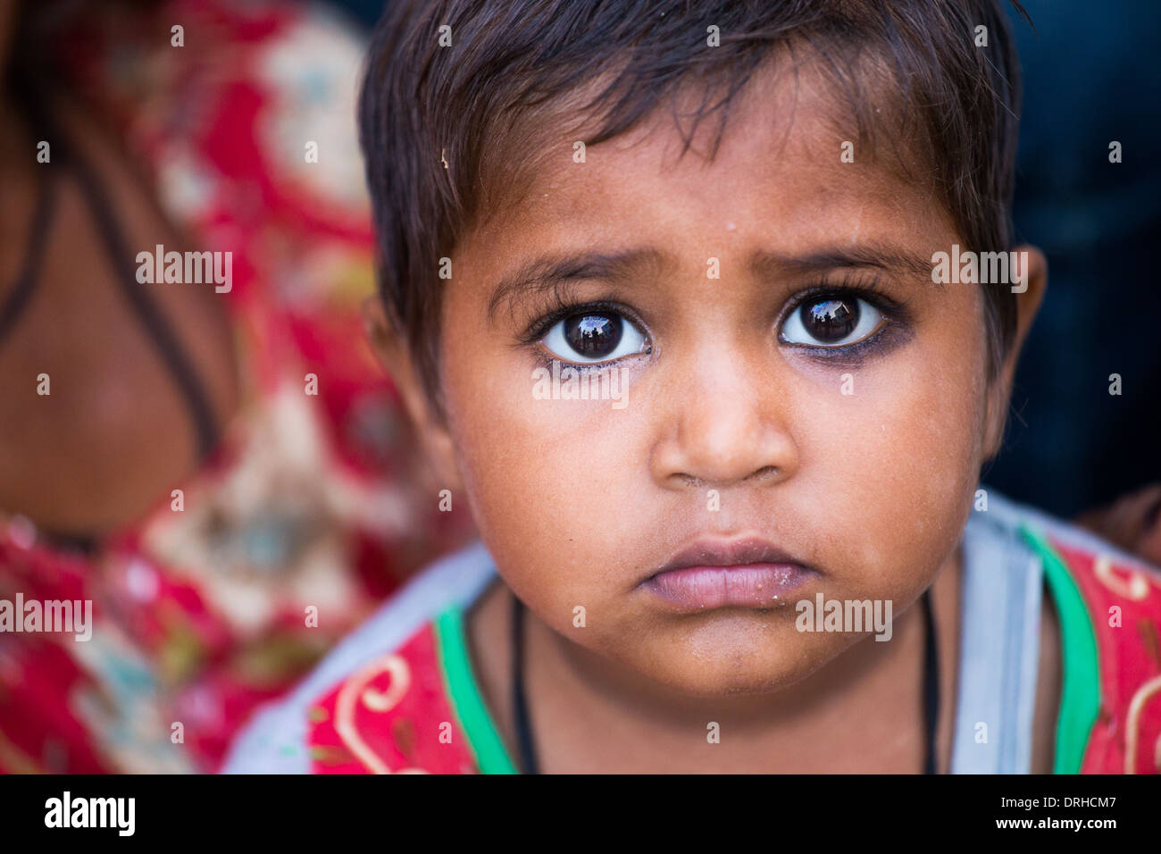 Kleines Kind in Bagar, Rajasthan, Indien Stockfoto
