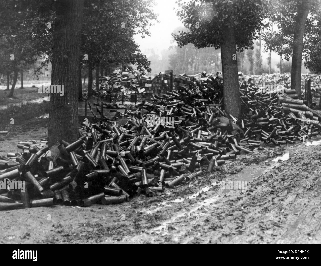 Leere Patronenhülsen und Boxen, WW1, Schlacht von Albert, Frankreich Stockfoto