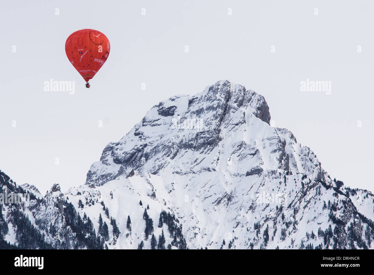 Parmigiani Ballon über die Schweizer Alpen. Chateau d ' Oex, Schweiz Stockfoto