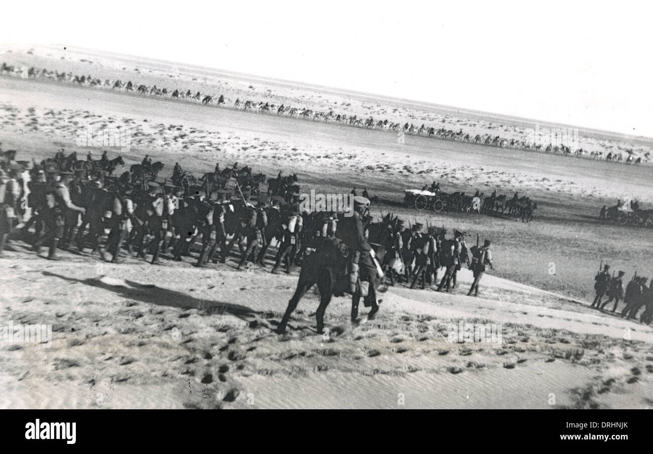 Britische Truppen marschieren, El Arish, Ägypten, WW1 Stockfoto