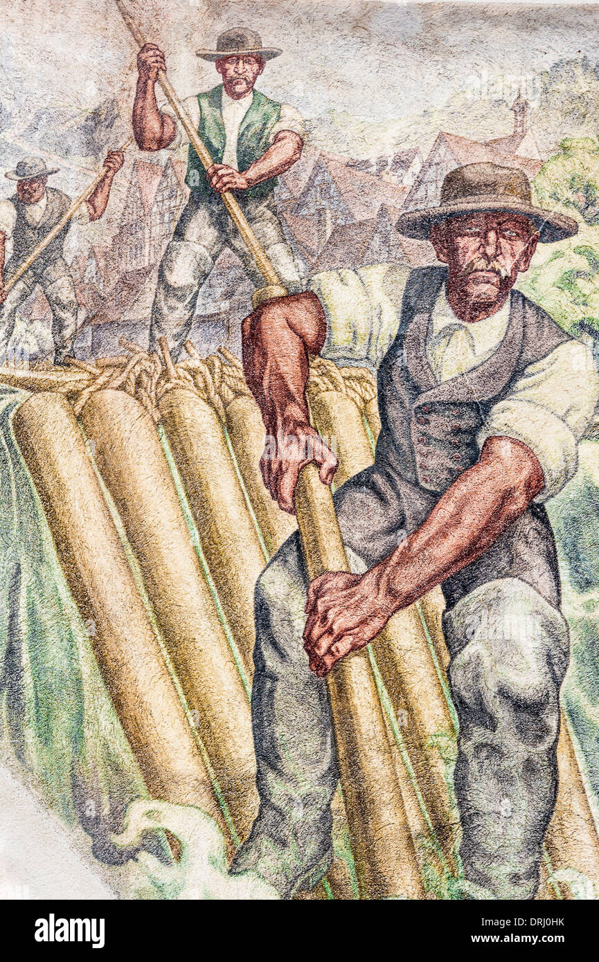 Wandmalerei an der Fassade des Rathauses von Schiltach zeigt drei Sparren Holz-rafting auf Fluss Kinzig, Schiltach, schwarz Stockfoto