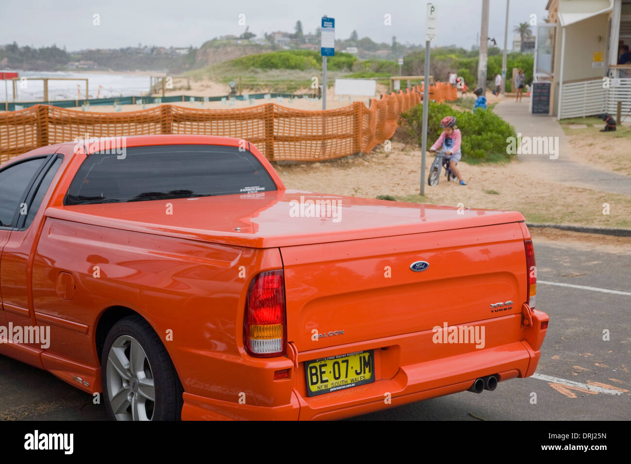 Australian 2004 ford Falcon ute, geparkt an einem Strand in Sydney, NSW, Australien Stockfoto