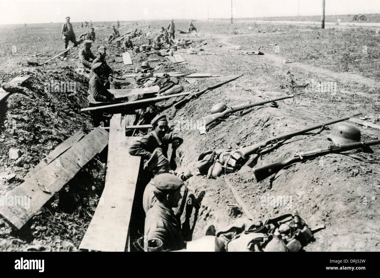 Deutsche Truppen im Graben in der Nähe von Sereth, rumänische Front, WW1 Stockfoto