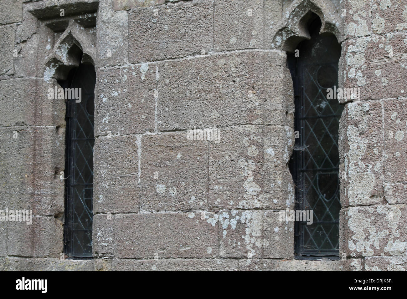 Steinmauern, gewölbte Fenster, Schloss Stockfoto