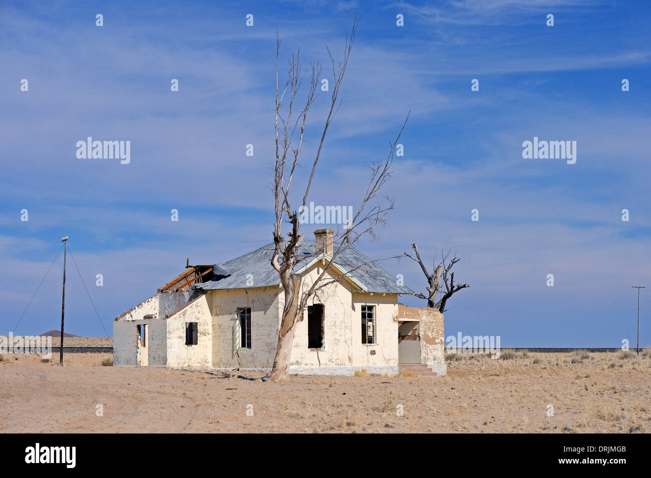 verfallene Straße Gericht Gebäude von Garub mit aus, Namibia, Afrika, Verfallenes Bahnshofsgebaeude von Garub Bei Aus Afrika Stockfoto