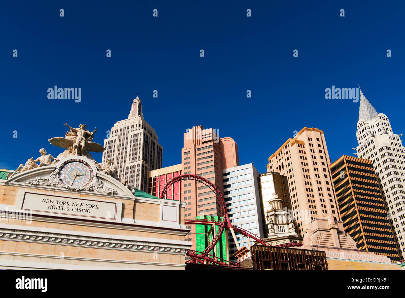 New York New York Hotel & Casino von niedrigen Aussichtspunkt. Stockfoto