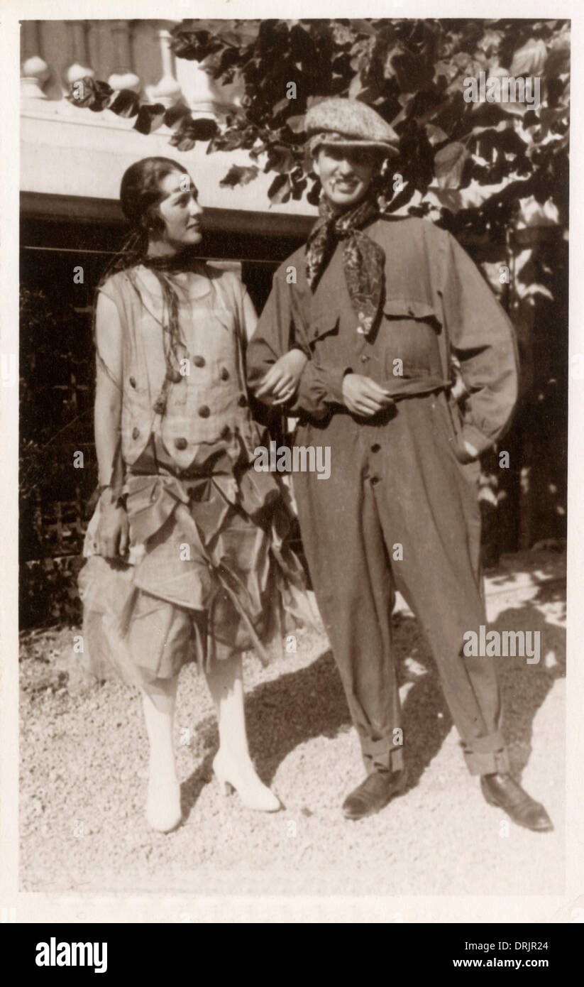 Eine Frau und ein Mann verkleidet Stockfotografie - Alamy