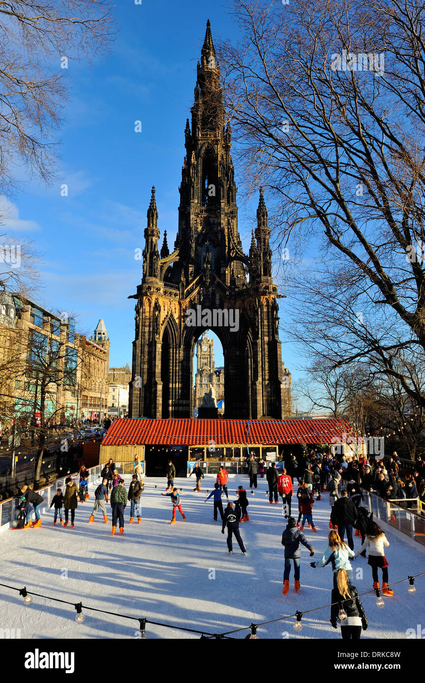 Weihnachten-Eis-Eisbahn - Princes Street Gardens, Edinburgh, Schottland Stockfoto