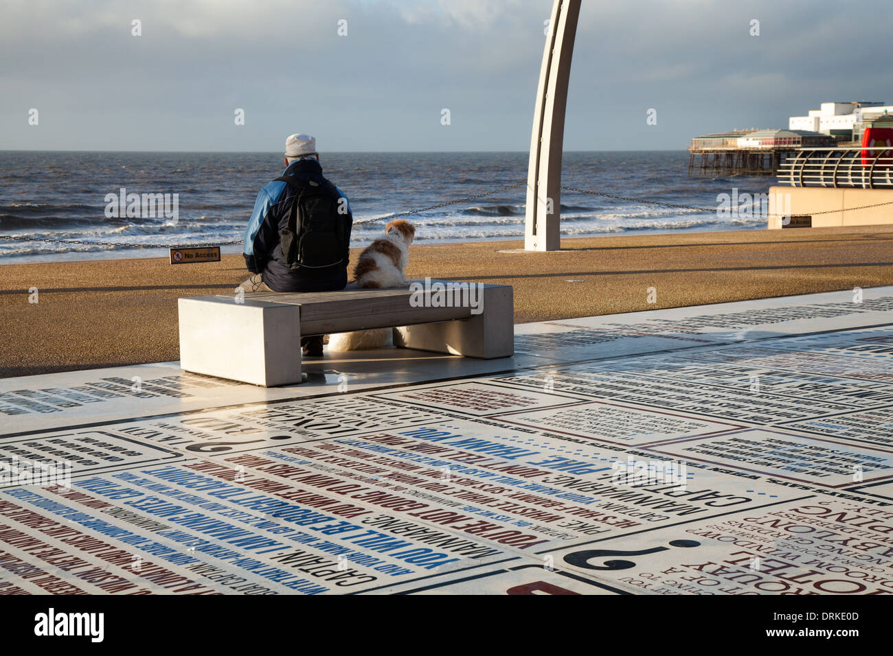 Die Komödie Teppich eine 1.880 m2 Granit und Beton typografische Pflaster feiert Blackpools Tradition der Komödie, Lancashire Stockfoto