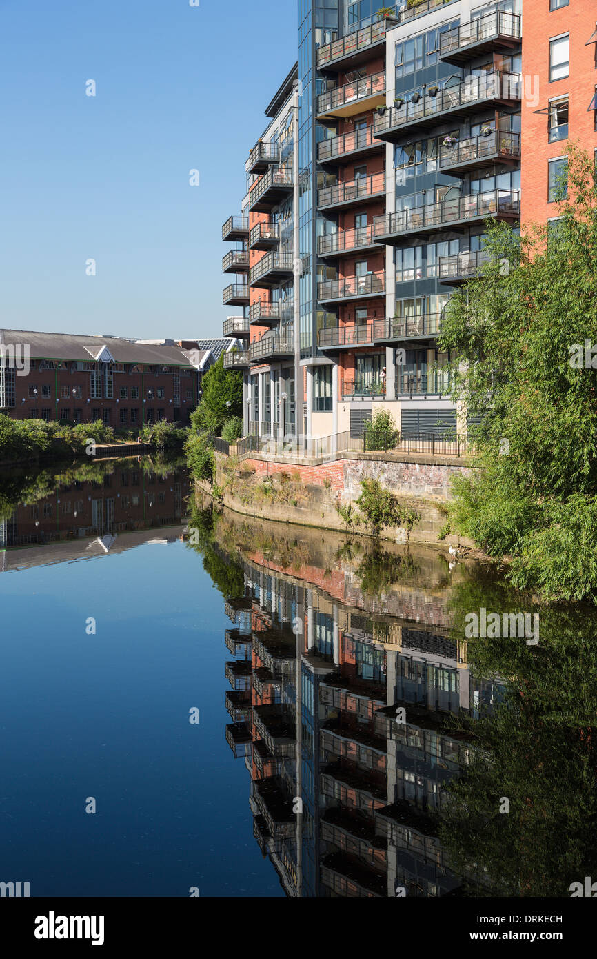 Riverside Apartments Fluss Aire, Leeds, England Stockfoto