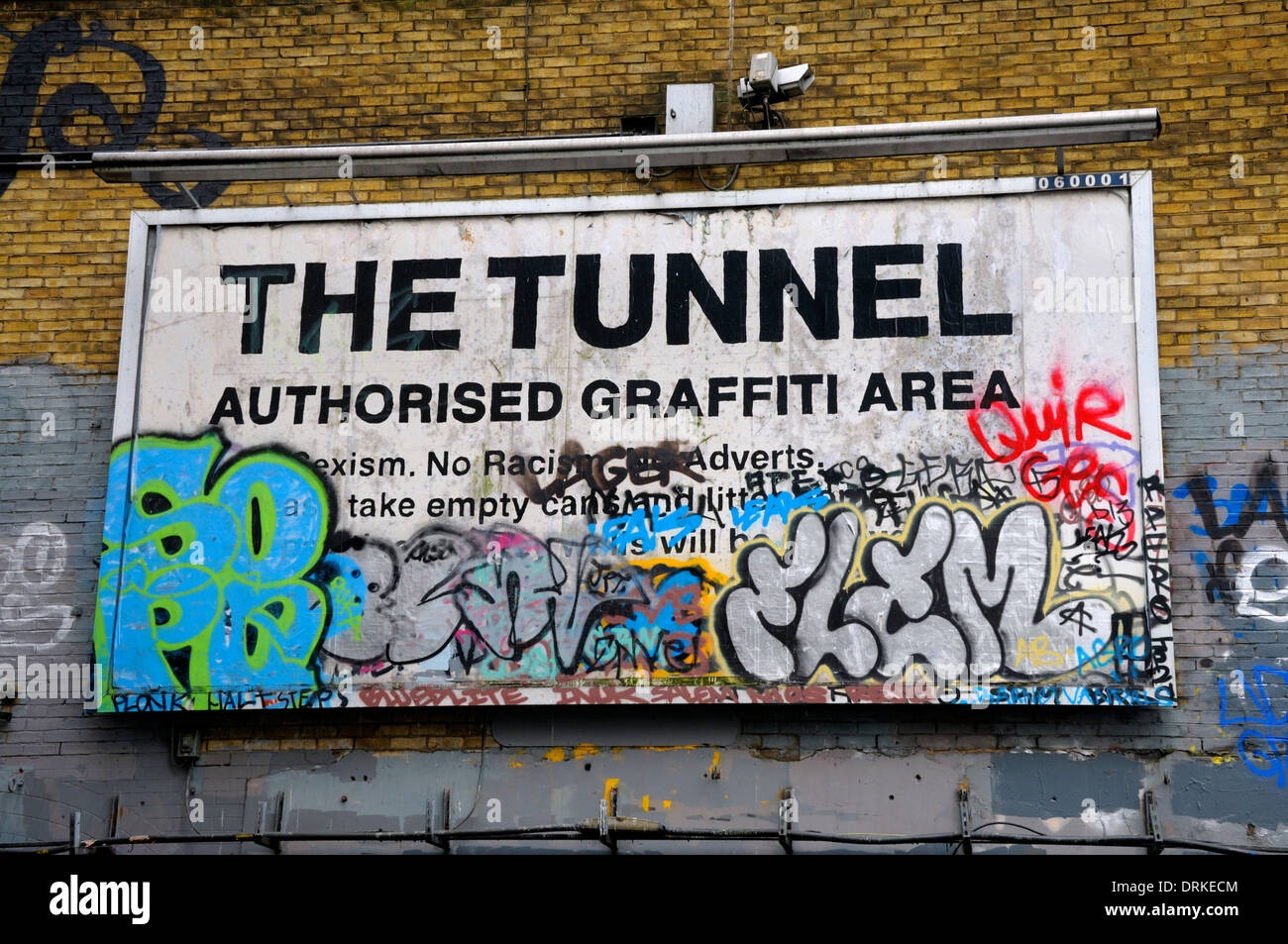 London, England, Vereinigtes Königreich. Leake Street Tunnel / Banksey Tunnel / Wandmalerei Tunnel unter Waterloo Station: Graffiti-Gebiet zugelassen Stockfoto