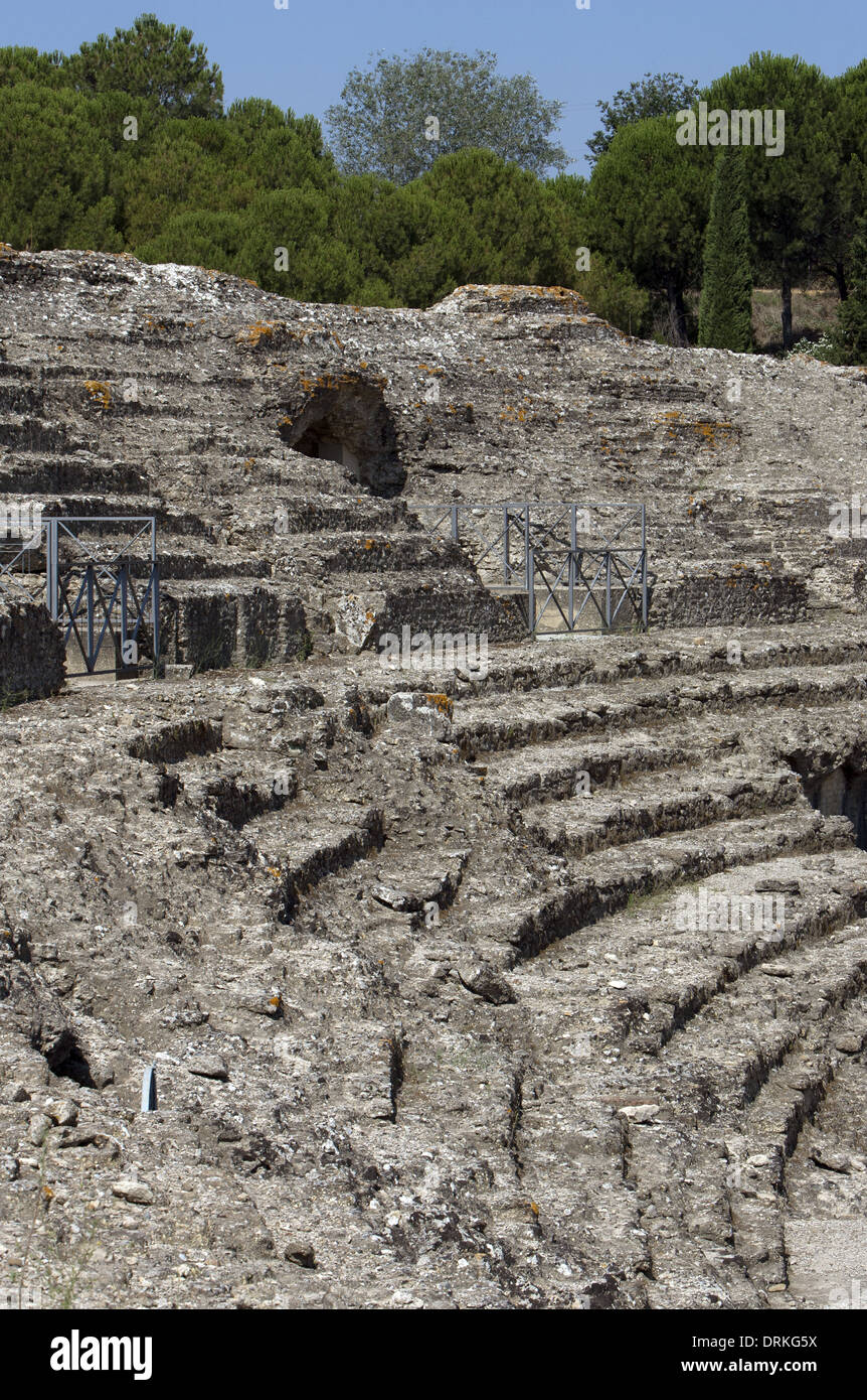 Spanien. Italica. Römische Stadt gegründet ca. 206 v. Chr.. Amphitheater. 117-138 V. CHR.. Steht. Andalusien. Stockfoto