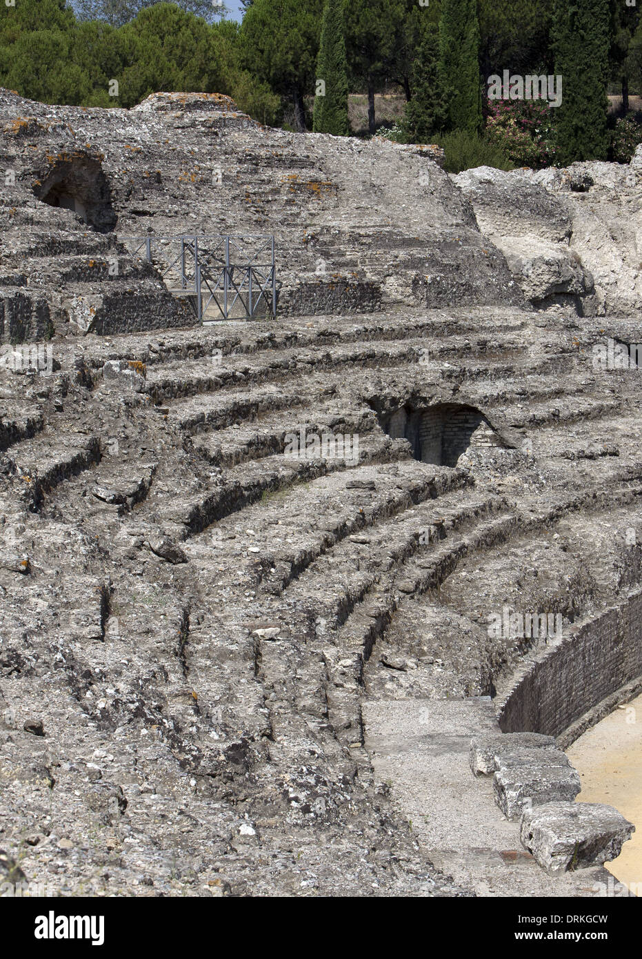 Spanien. Italica. Römische Stadt gegründet ca. 206 v. Chr.. Amphitheater. 117-138 V. CHR.. Steht. Andalusien. Stockfoto