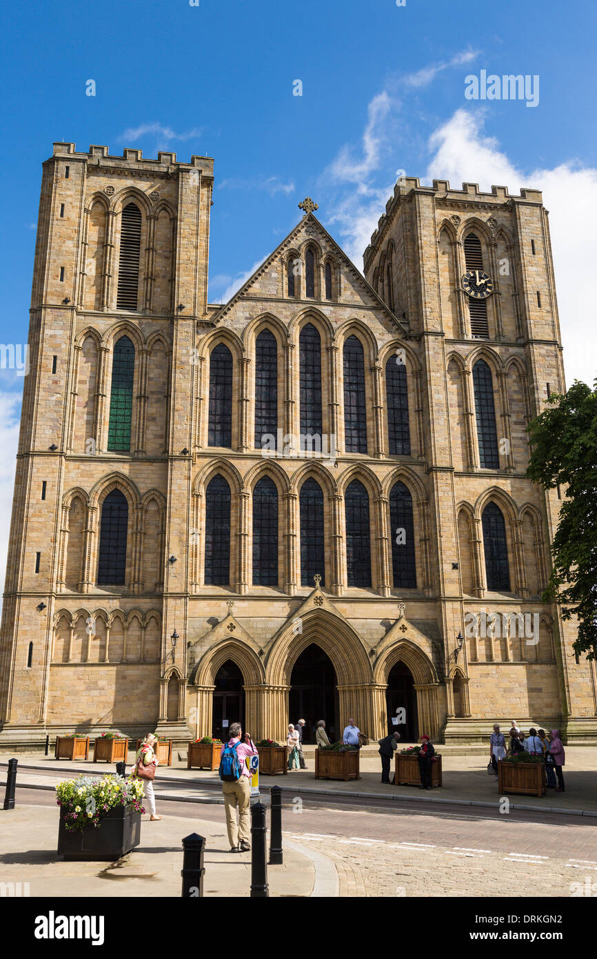 Kathedrale von Ripon an sonnigen Tag, North Yorkshire, England Stockfoto