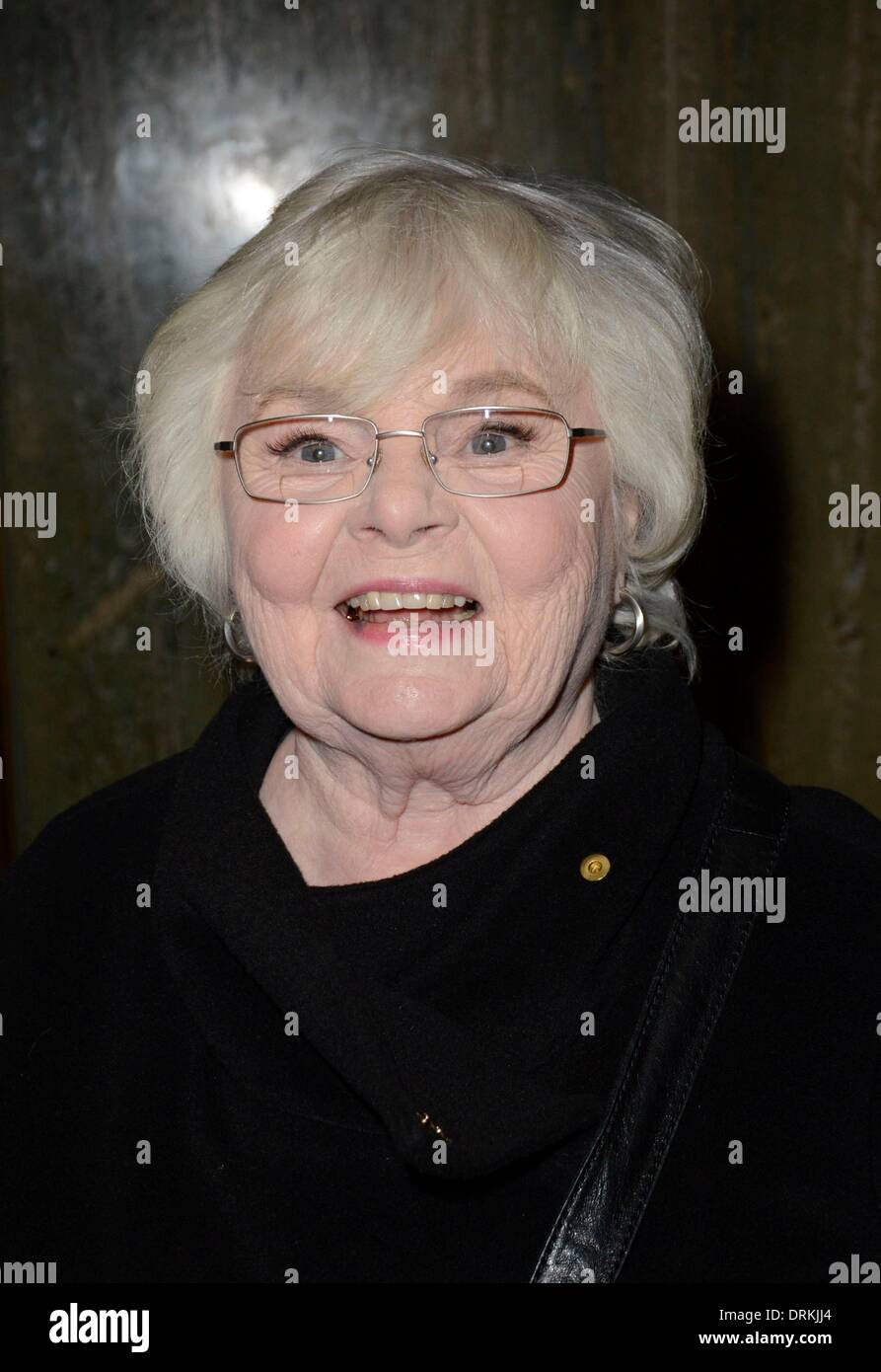 New York, NY, USA. 28. Januar 2014. June Squibb bei Talkshow auftritt für Promi-Schnappschüsse bei NBC New York leben, NBC Studios, New York, NY 28. Januar 2014. Bildnachweis: Derek Sturm/Everett Collection/Alamy Live-Nachrichten Stockfoto