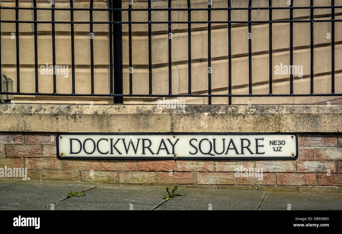 Straßenschild für Dockwray Square in North Shields. Ehemalige Heimat von Stan Laurel aus Laurel und Hardy. Stockfoto