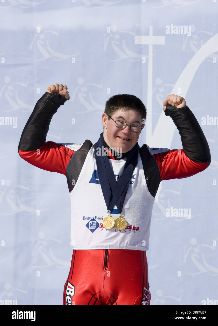 Special Olympics Invitational Winter Games Idaho 2008, Gewinner des alpinen Skirennen erhält Auszeichnung Medaillen Stockfoto