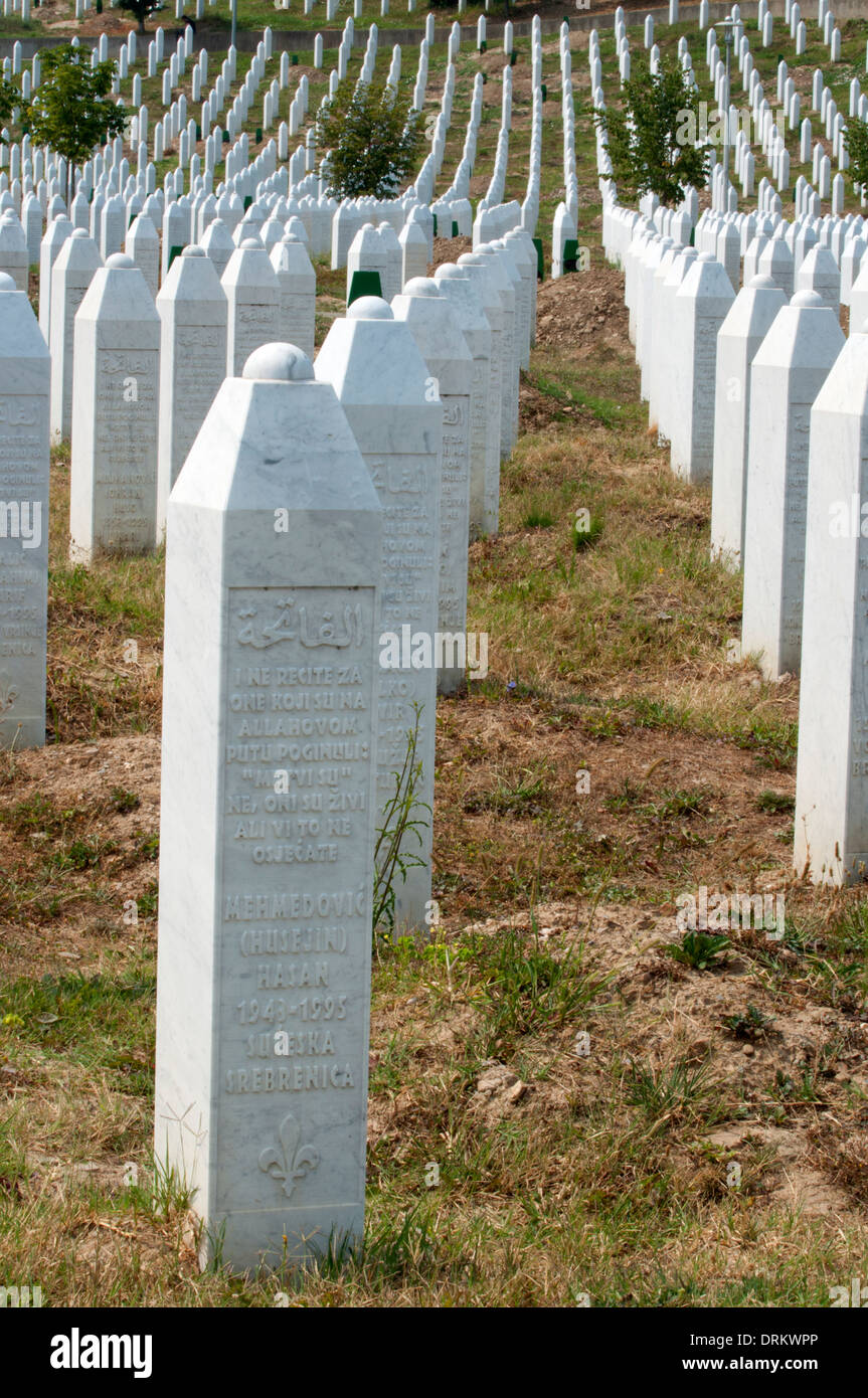 Gräber in Srebrenica-Potočari Memorial und der Friedhof für die Opfer des 1995 Völkermord, Bosnien und Herzegowina Stockfoto