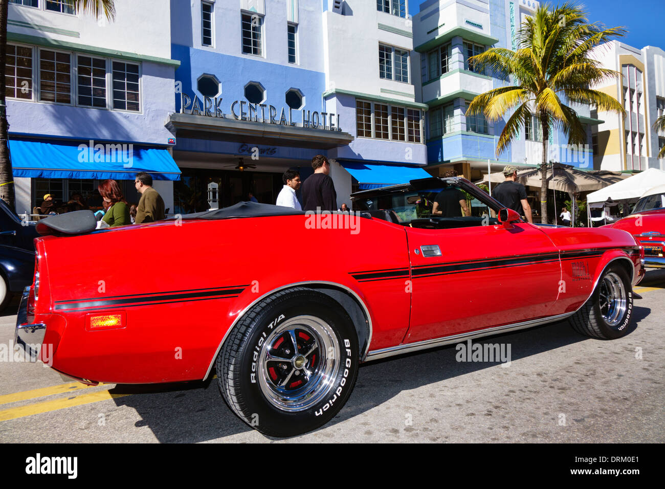 Miami Beach Florida, Ocean Drive, Art déco-Wochenende, Festival, Straßenmesse, Oldtimer-Automobilshow, Ford Mustang 1973, Cabriolet, rot, FL14012212 Stockfoto