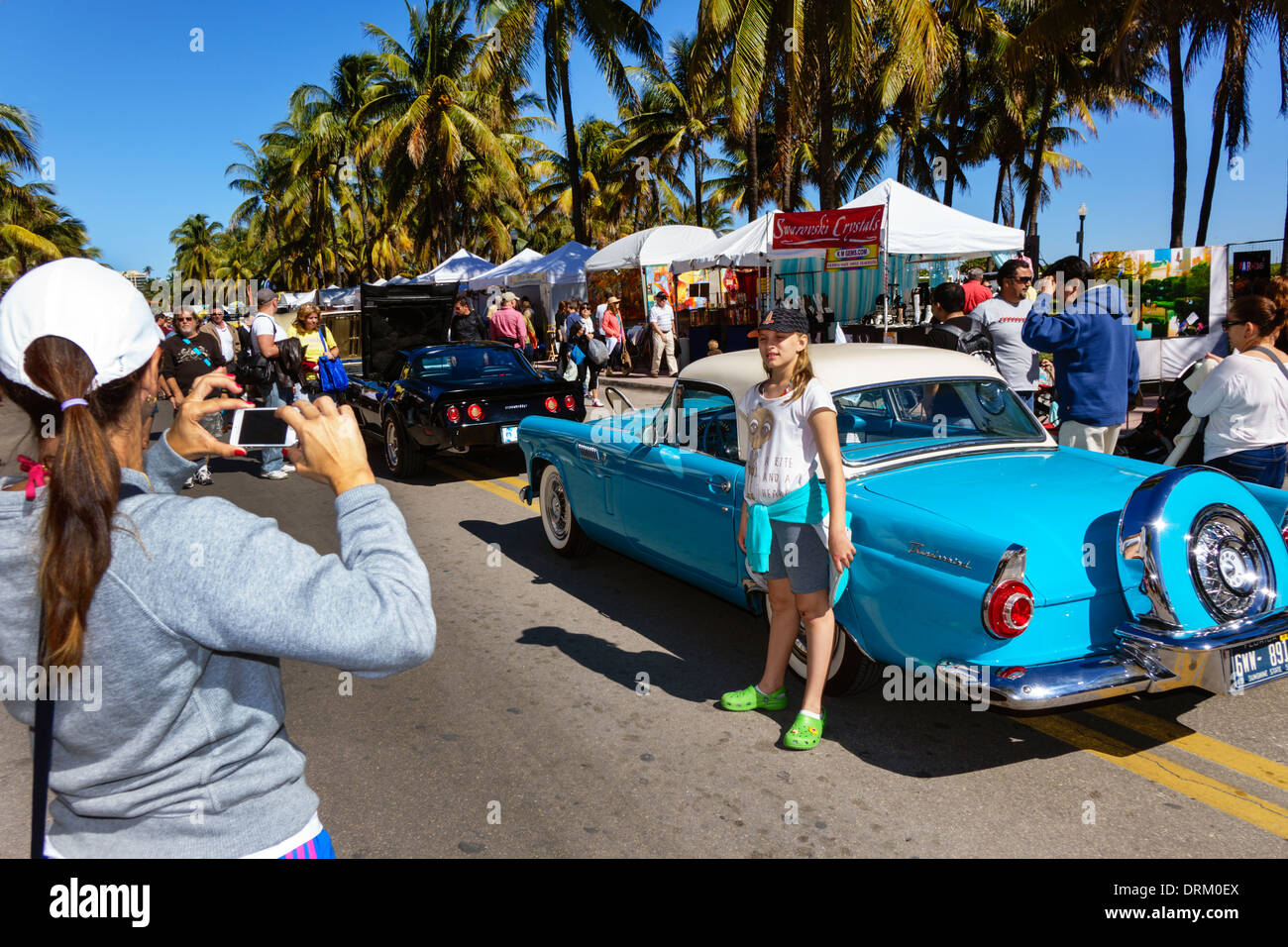 Miami Beach Florida, Ocean Drive, Art déco-Wochenende, Festival, Straßenmesse, Event, antike Oldtimer-Automobilshow, 1956 Thunderbird T-Bird, hinten, Balken Stockfoto